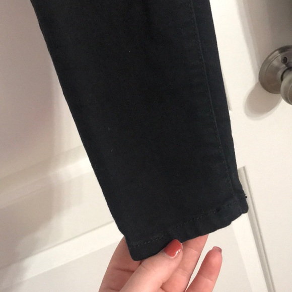 mid-rise jeggings (black and very stretchy) - Picture 3 of 4